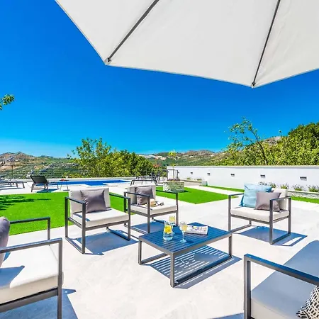 Sky High Villa